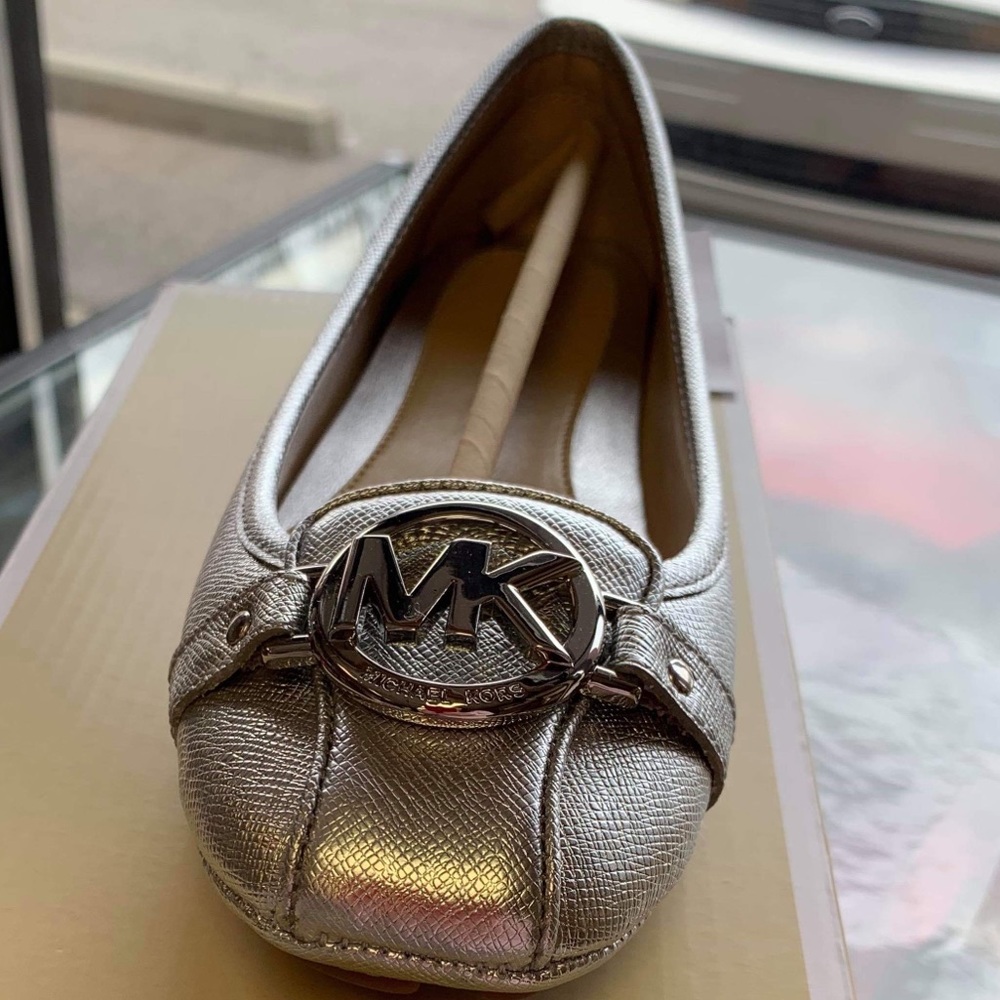 MK metallic flat